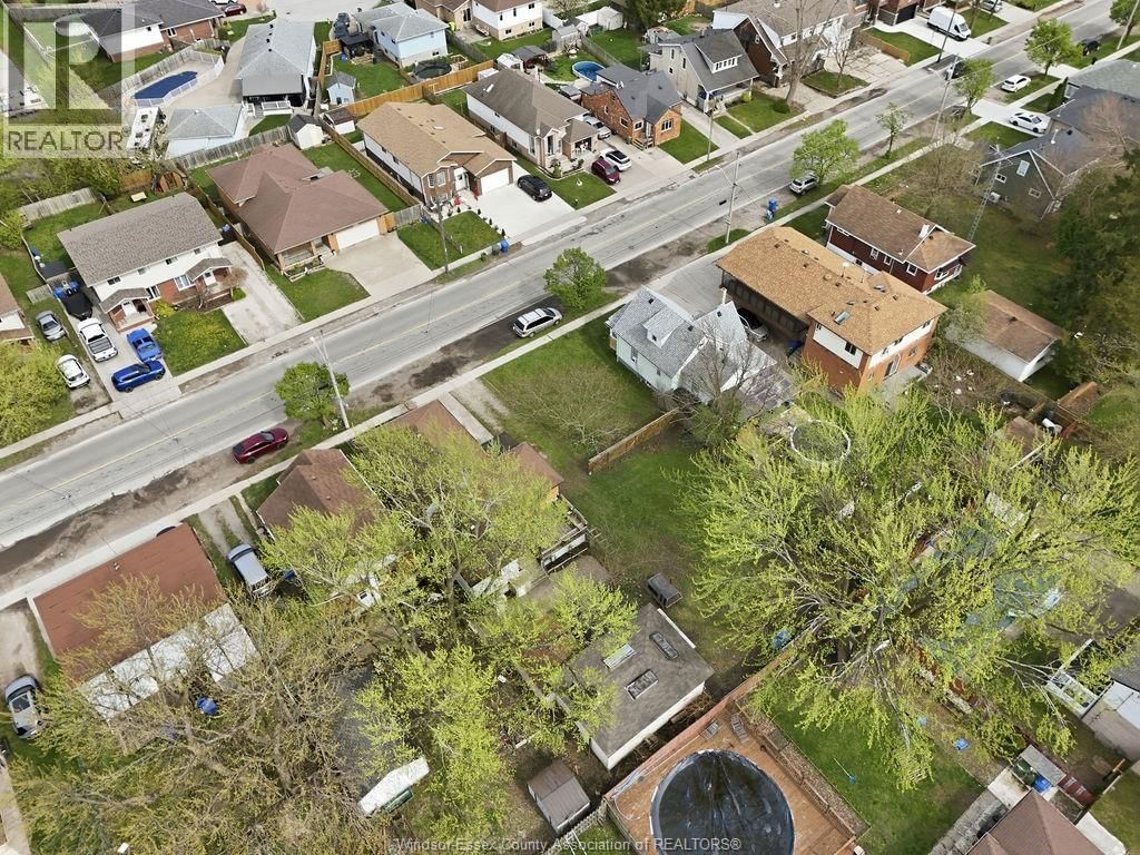 2417 PILLETTE ROAD Image 42