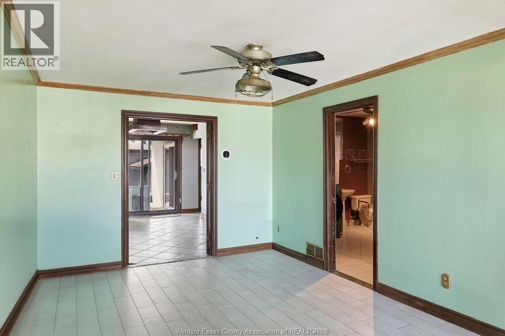 2417 PILLETTE ROAD Image 6