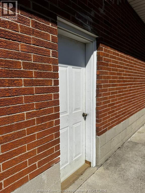 LOWER - 3157 GLENWOOD AVENUE Image 13