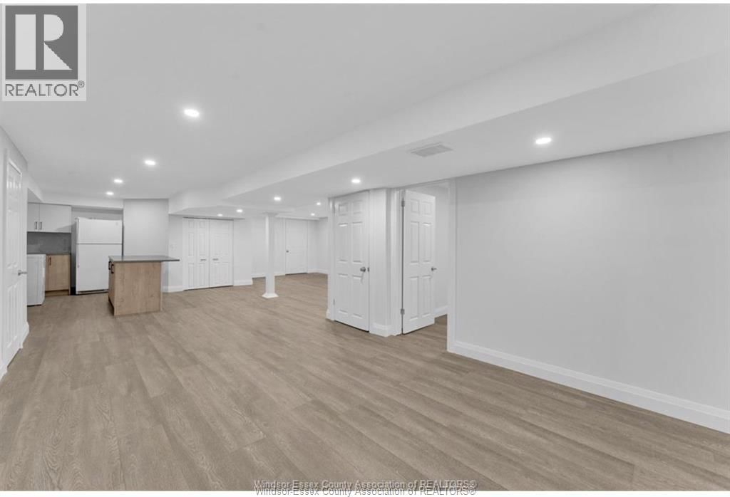 LOWER - 3157 GLENWOOD AVENUE Image 3