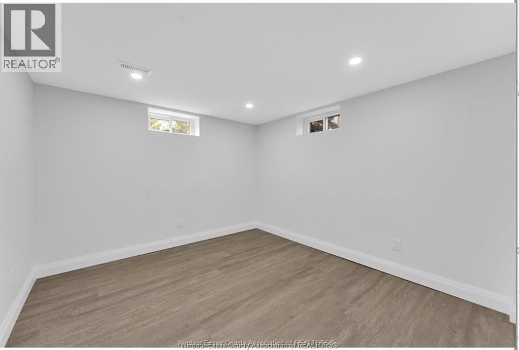 LOWER - 3157 GLENWOOD AVENUE Image 7