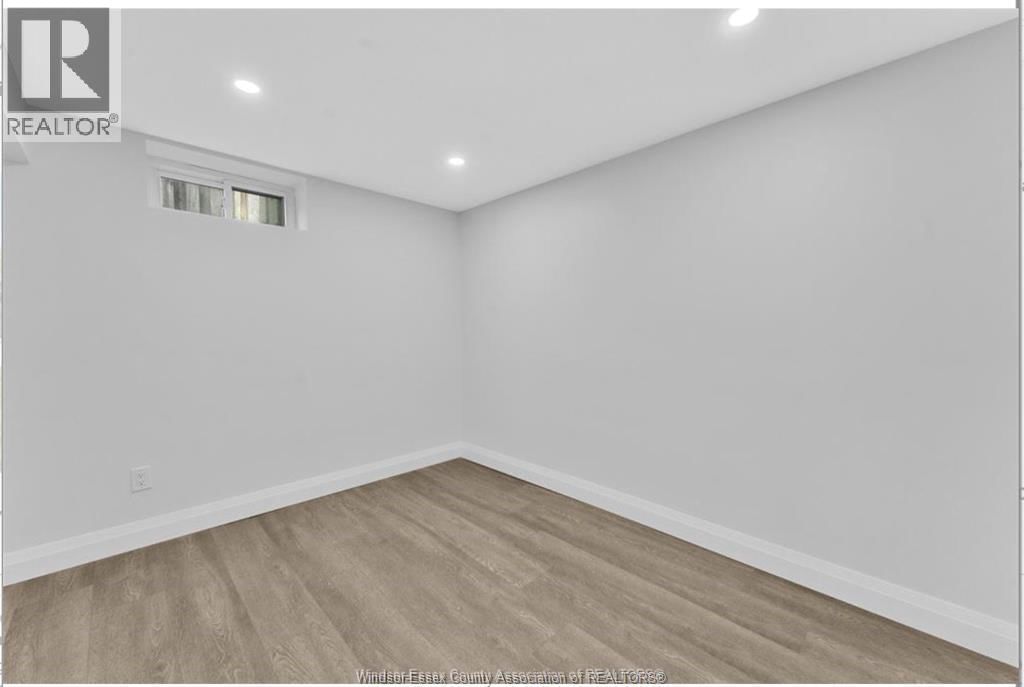 LOWER - 3157 GLENWOOD AVENUE Image 8