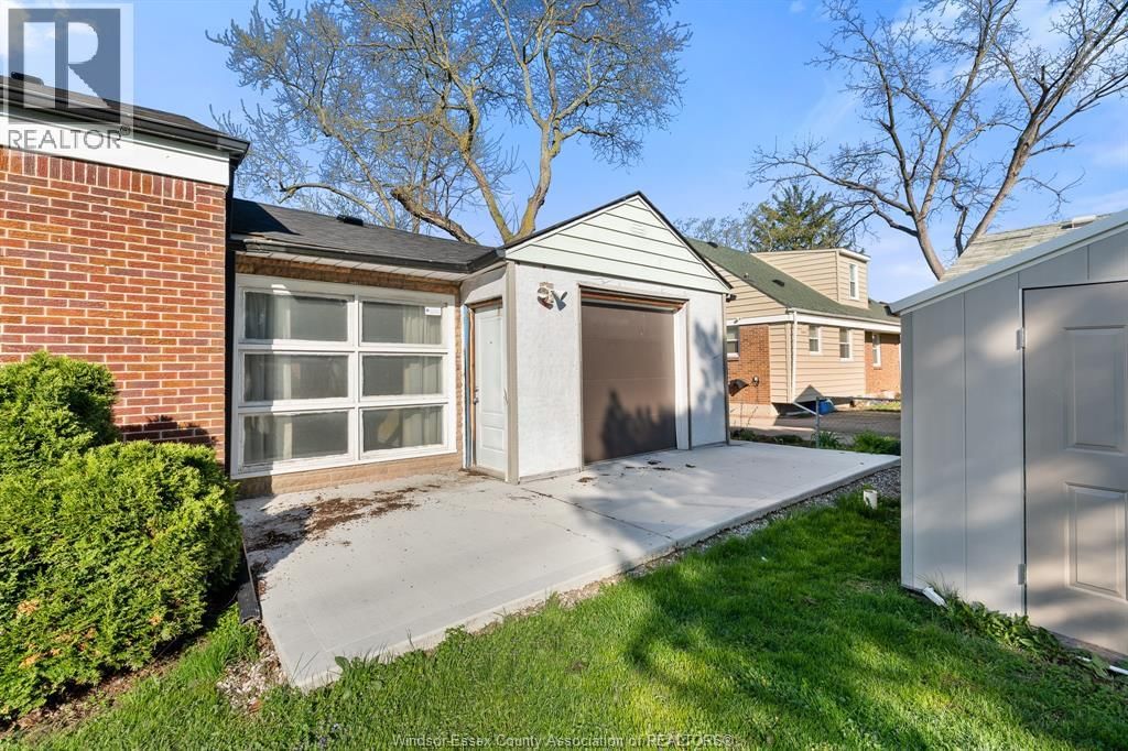 3140 BRUCE AVENUE Image 32