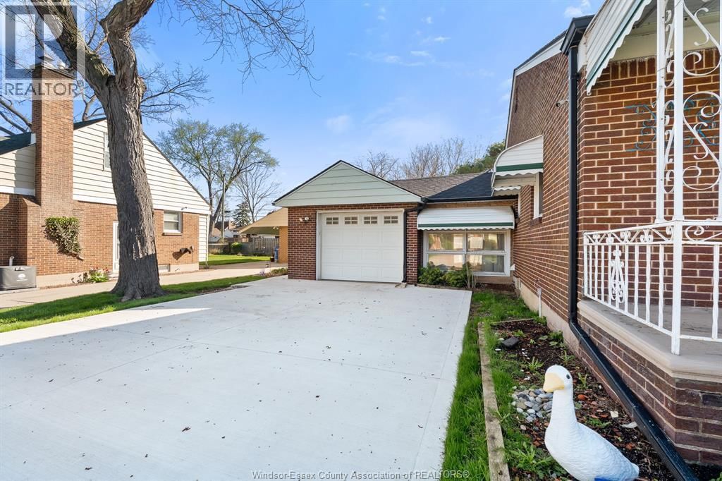 3140 BRUCE AVENUE Image 36