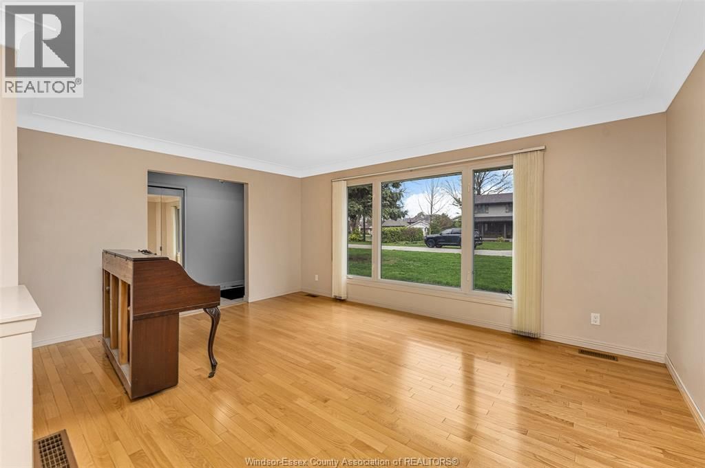 313 BARRY AVENUE Image 12