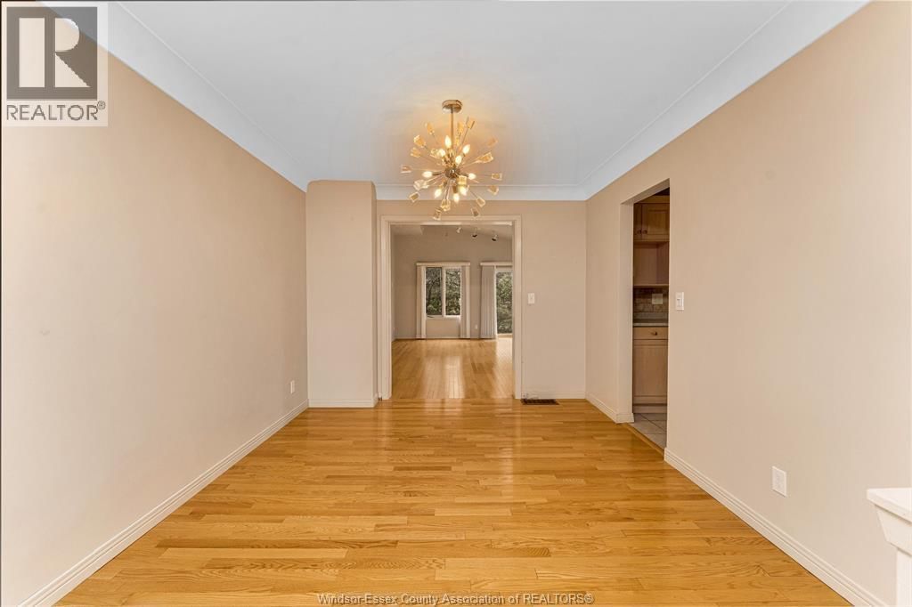 313 BARRY AVENUE Image 13