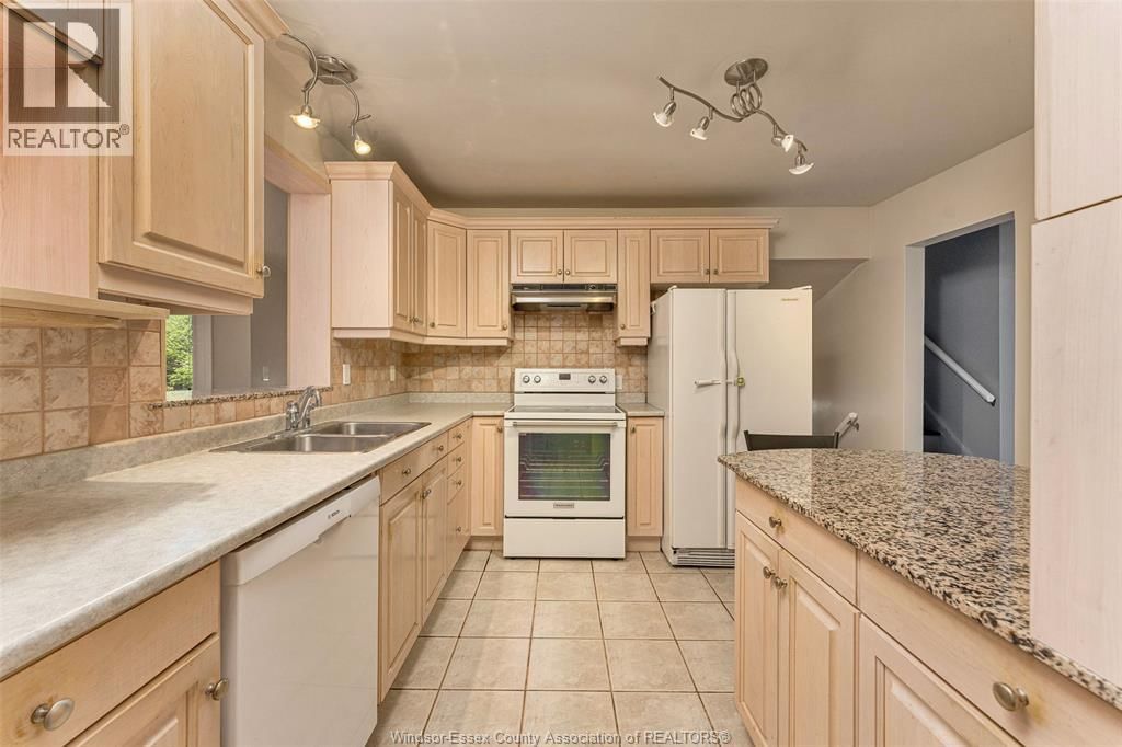 313 BARRY AVENUE Image 15