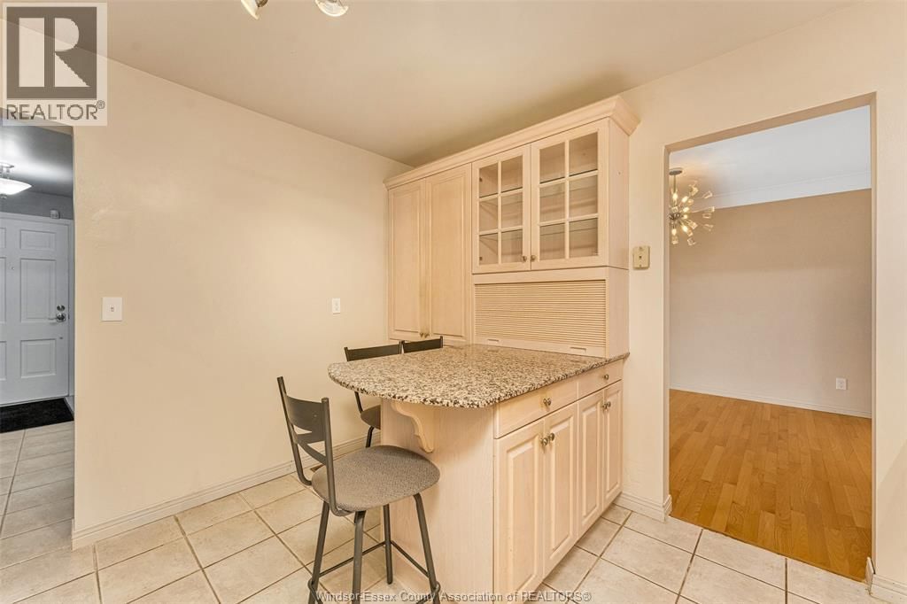 313 BARRY AVENUE Image 16