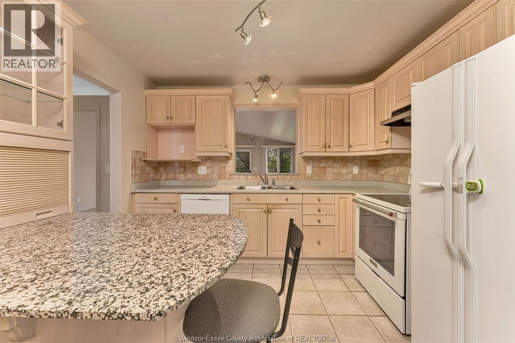 313 BARRY AVENUE Image 18