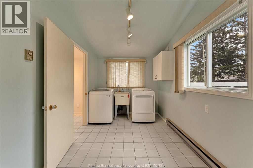 313 BARRY AVENUE Image 23