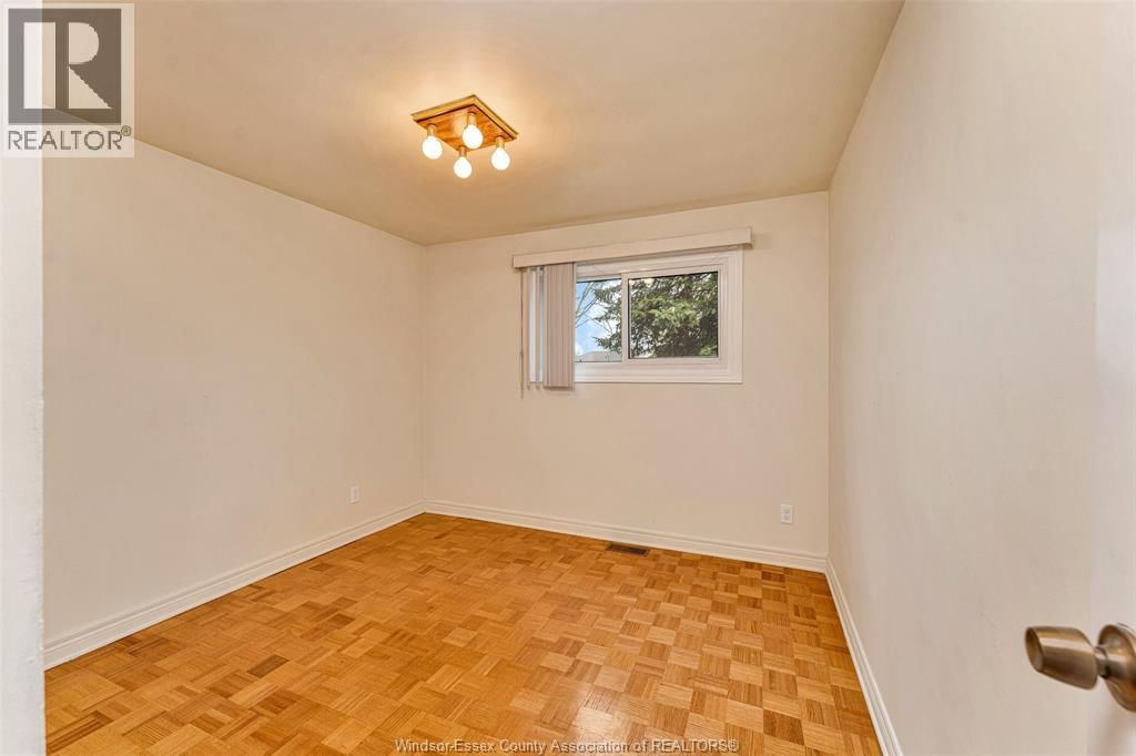 313 BARRY AVENUE Image 27