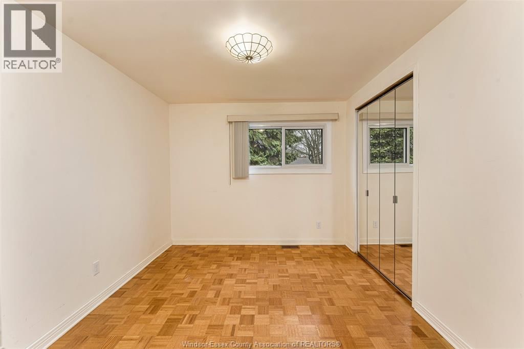 313 BARRY AVENUE Image 30