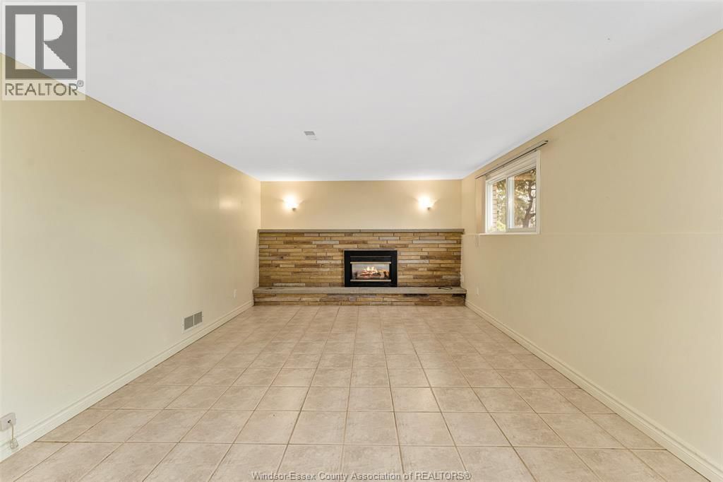 313 BARRY AVENUE Image 31