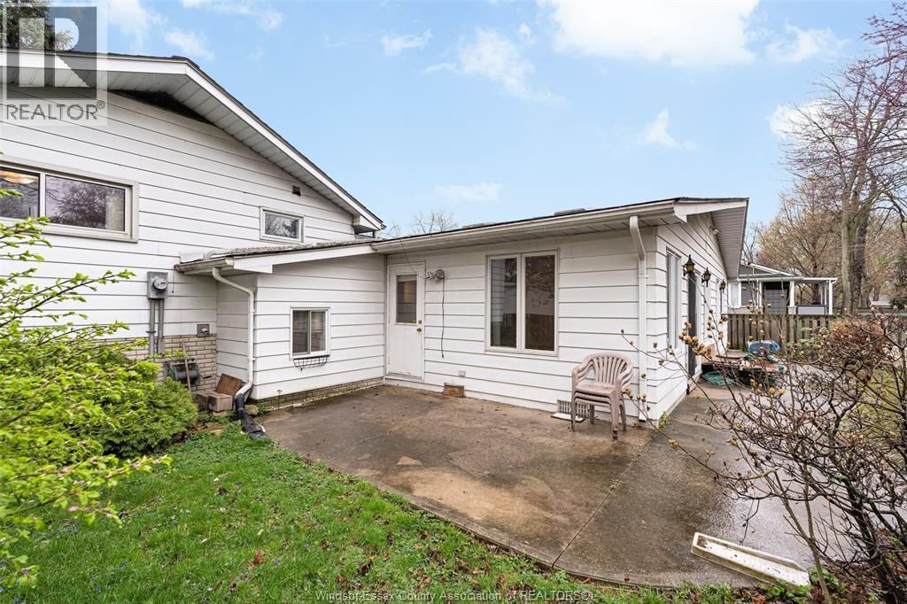 313 BARRY AVENUE Image 7