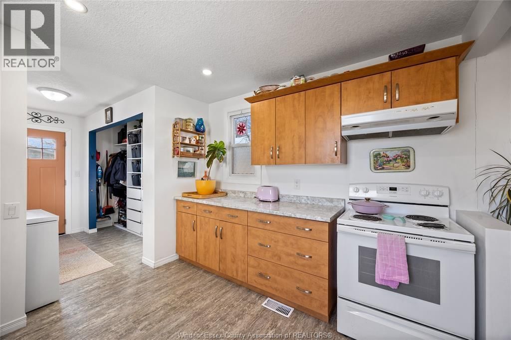 37 RICHARDSON AVENUE Image 11