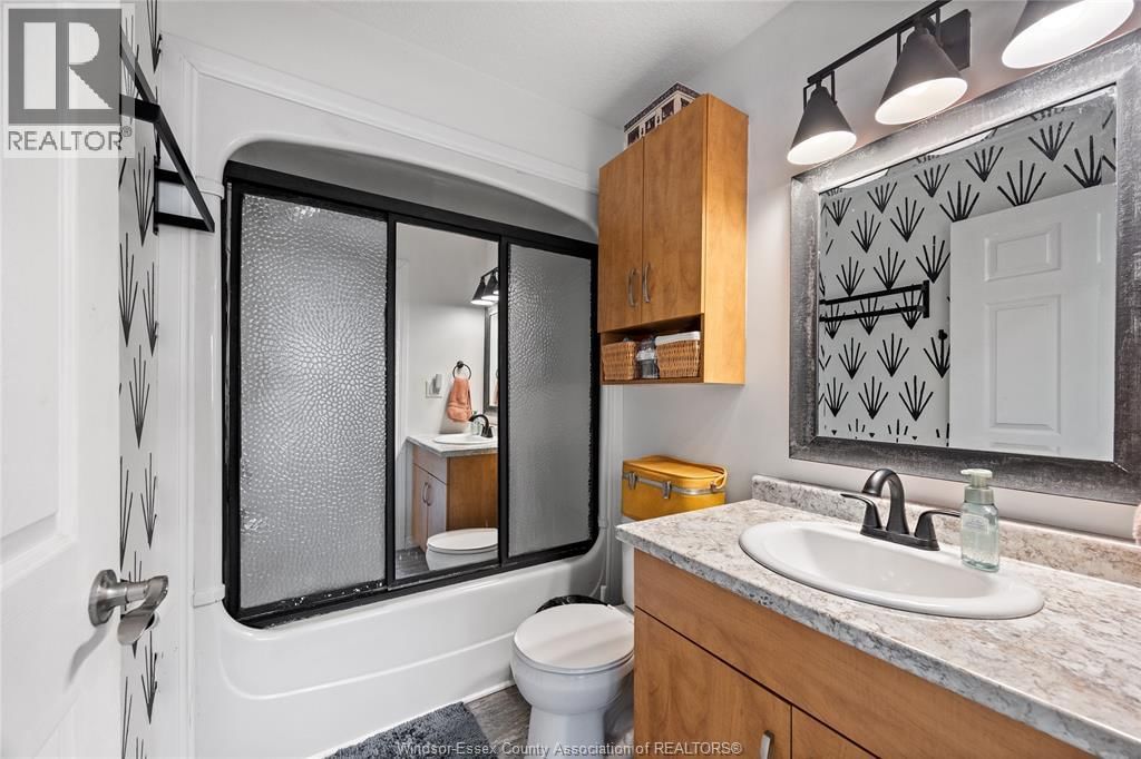 37 RICHARDSON AVENUE Image 16