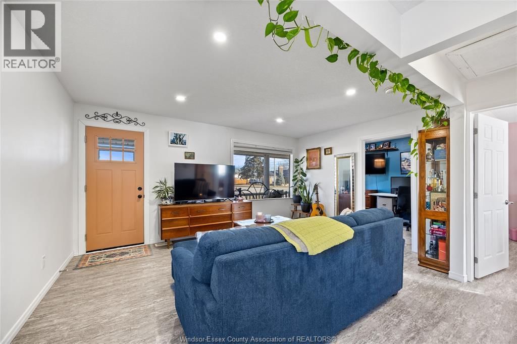 37 RICHARDSON AVENUE Image 3