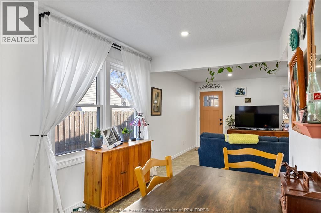 37 RICHARDSON AVENUE Image 8