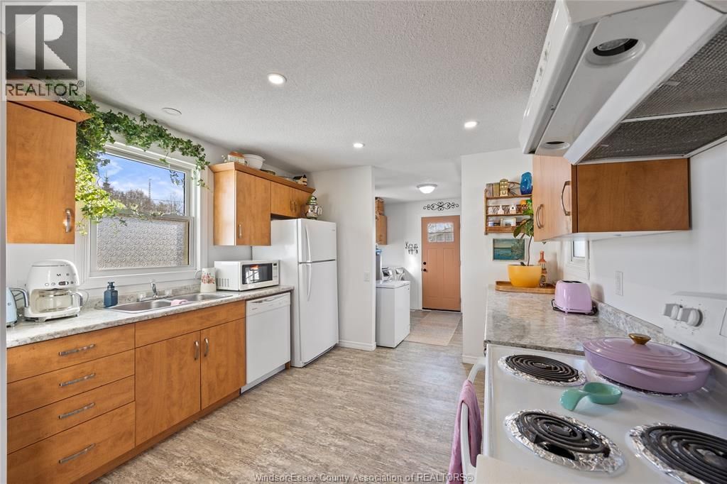 37 RICHARDSON AVENUE Image 9