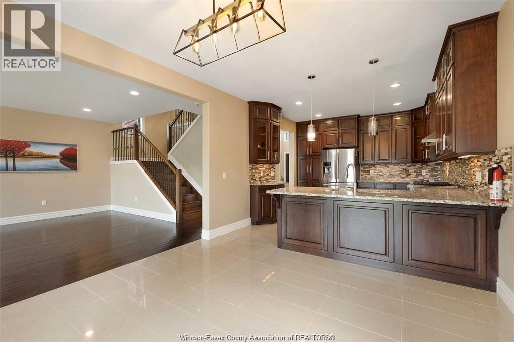 1078 CHARLOTTE CRESCENT Image 21