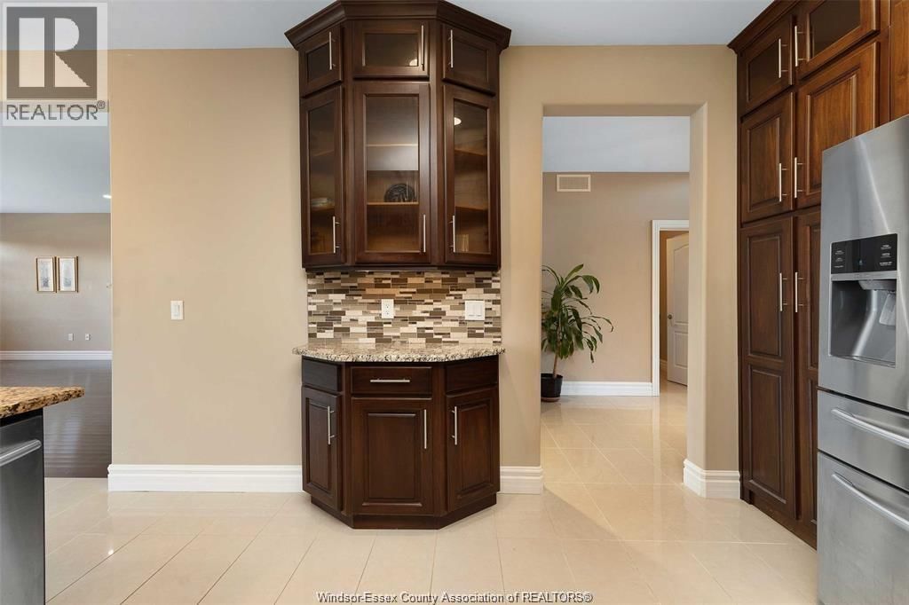 1078 CHARLOTTE CRESCENT Image 26