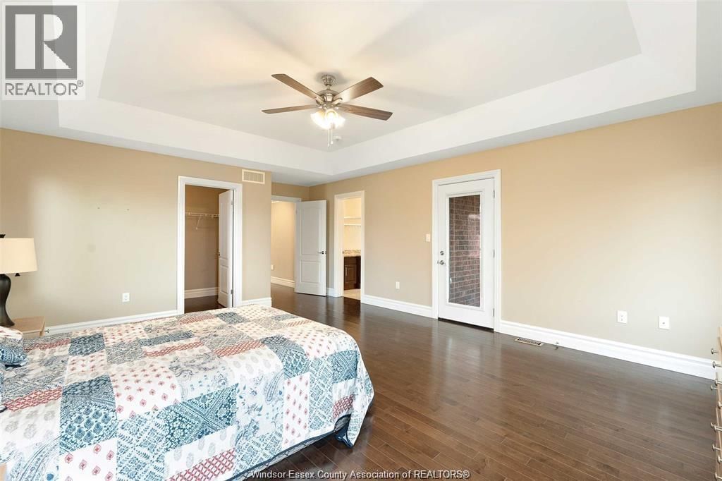 1078 CHARLOTTE CRESCENT Image 36