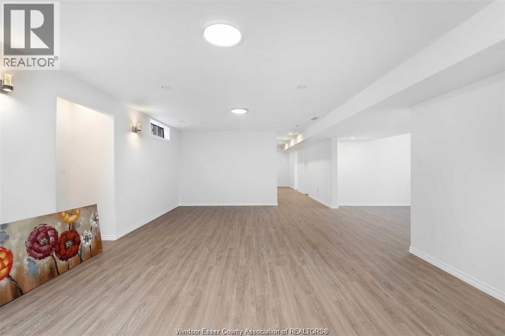 1078 CHARLOTTE CRESCENT Image 43