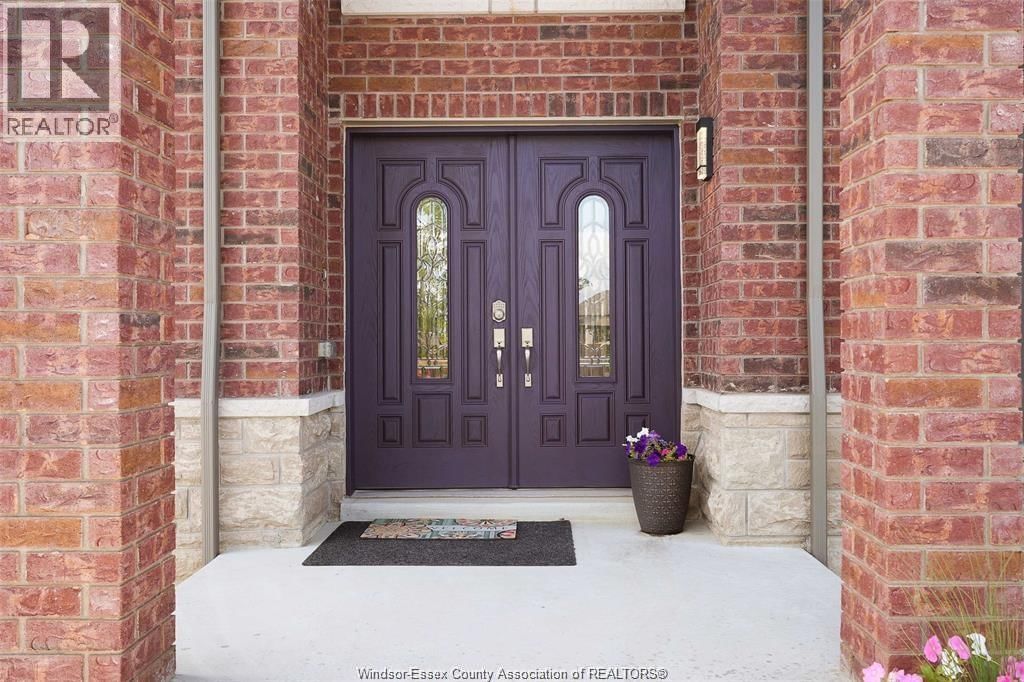 1078 CHARLOTTE CRESCENT Image 9