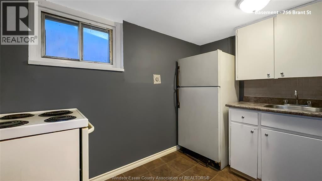 756 BRANT STREET Image 34