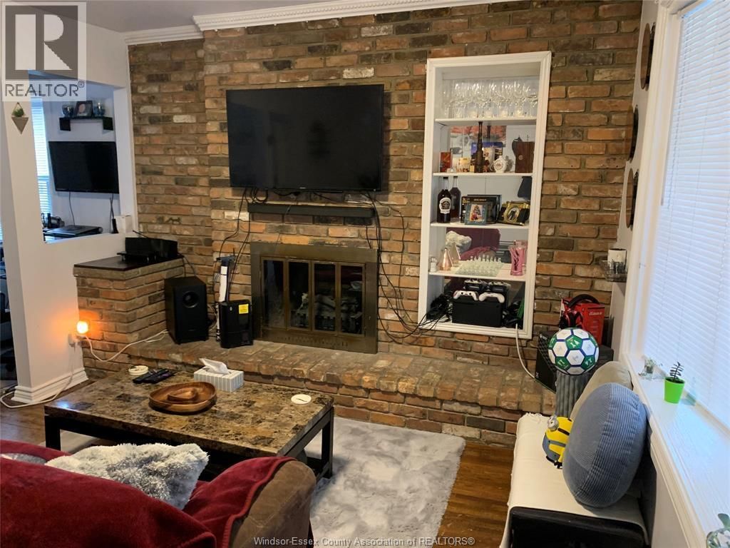 1388-90 GOYEAU STREET STREET Image 17