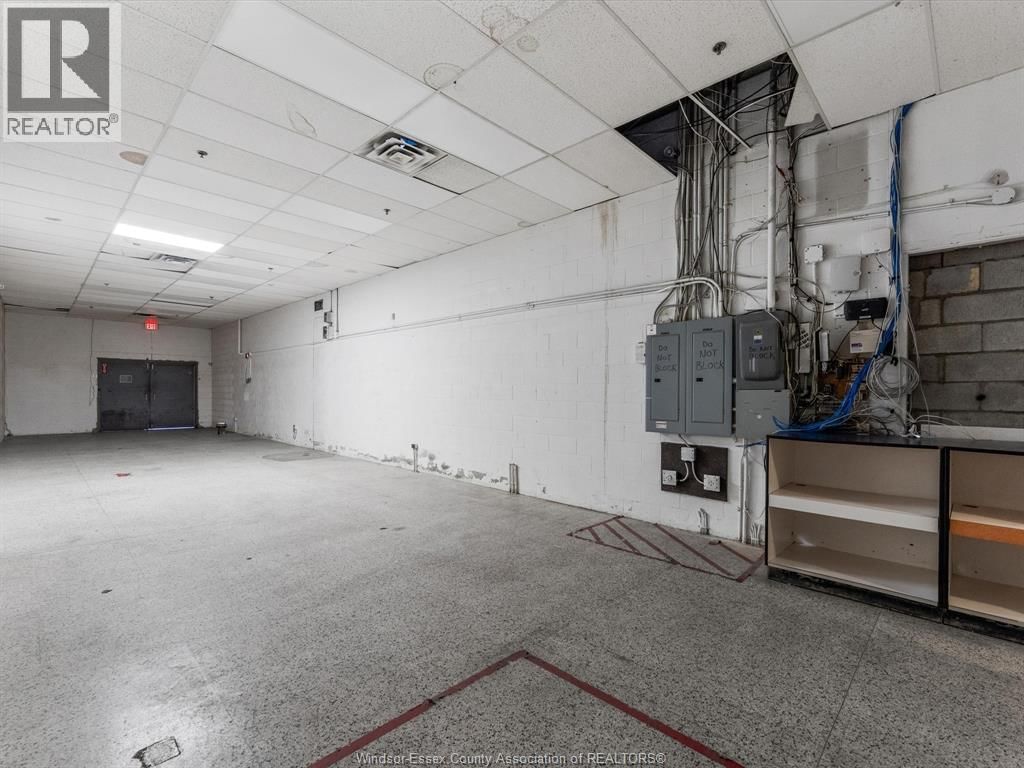 3751 TECUMSEH ROAD EAST Image 10