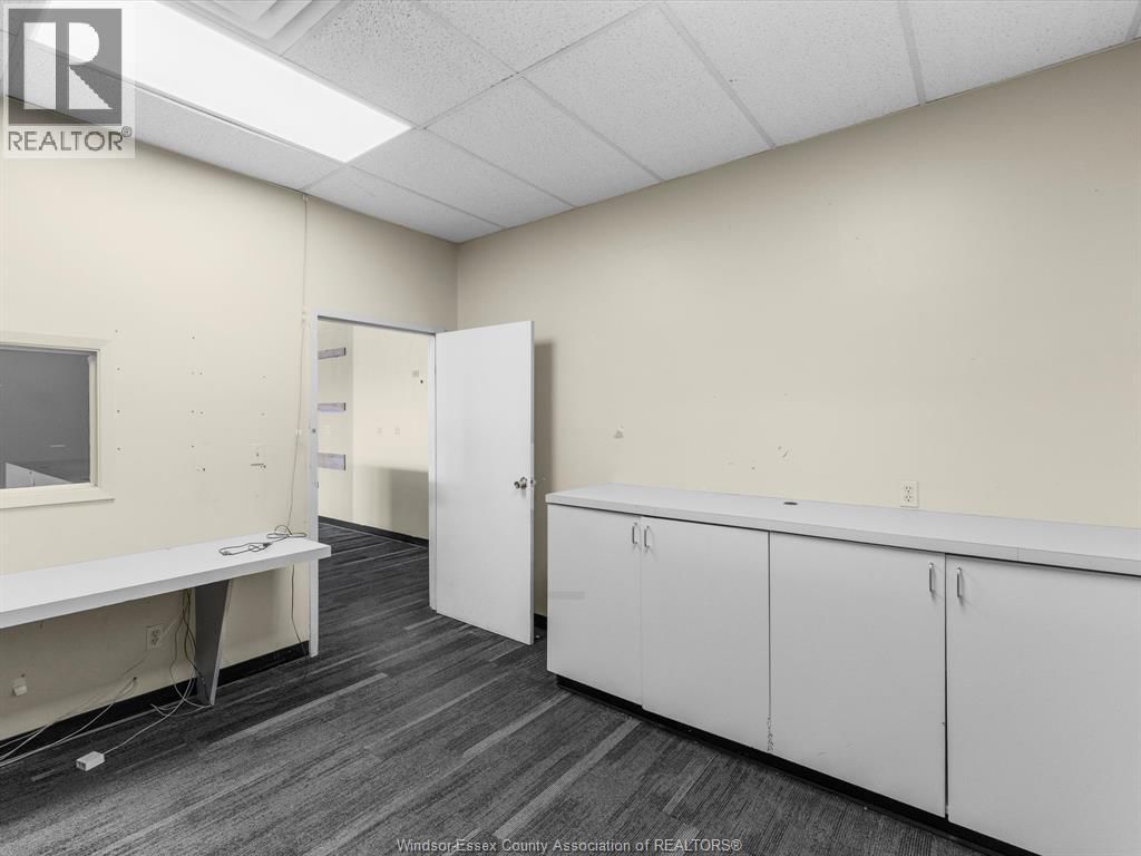 3751 TECUMSEH ROAD EAST Image 15