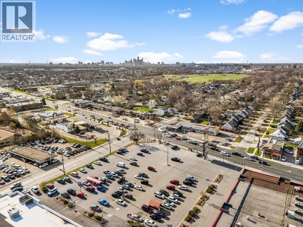 3751 TECUMSEH ROAD EAST Image 24