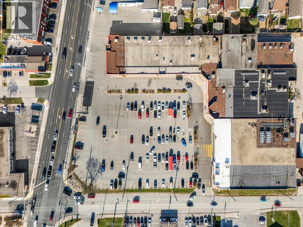 3751 TECUMSEH ROAD EAST Image 25