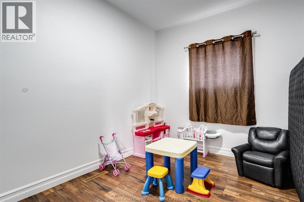 38 FOX STREET Image 20