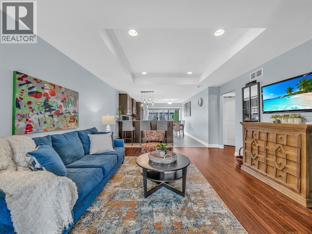 11944 THISTLEDOWN Image 10