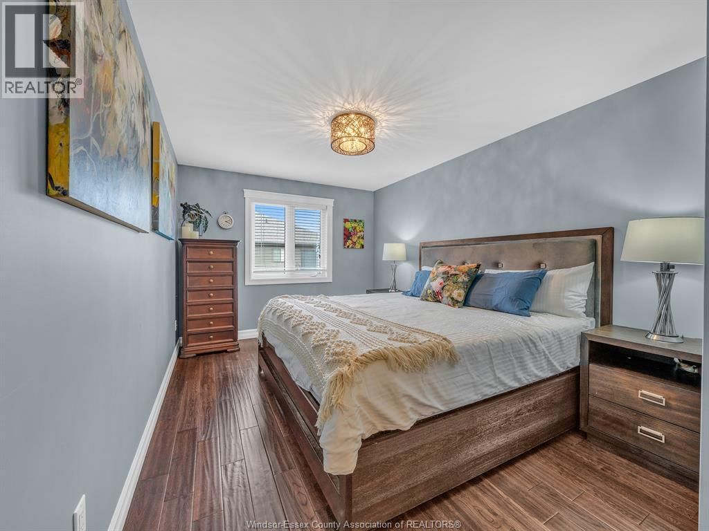 11944 THISTLEDOWN Image 16