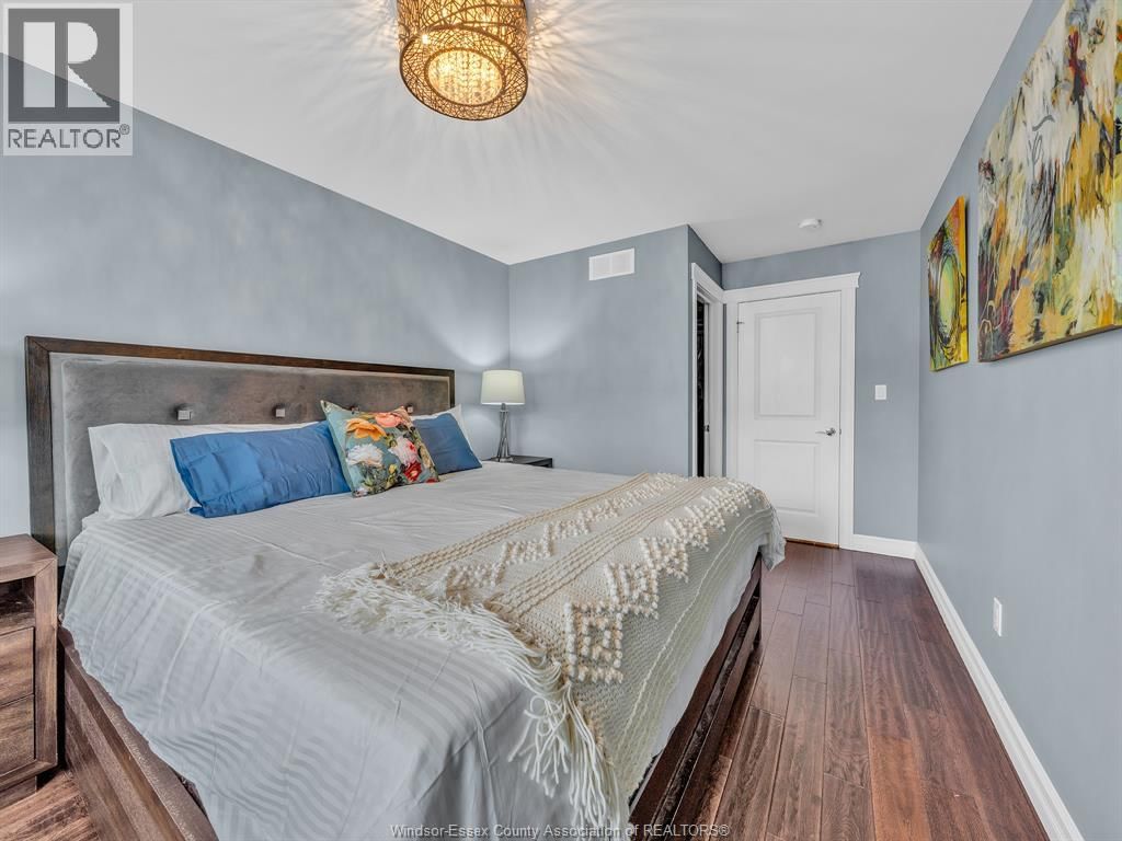 11944 THISTLEDOWN Image 17