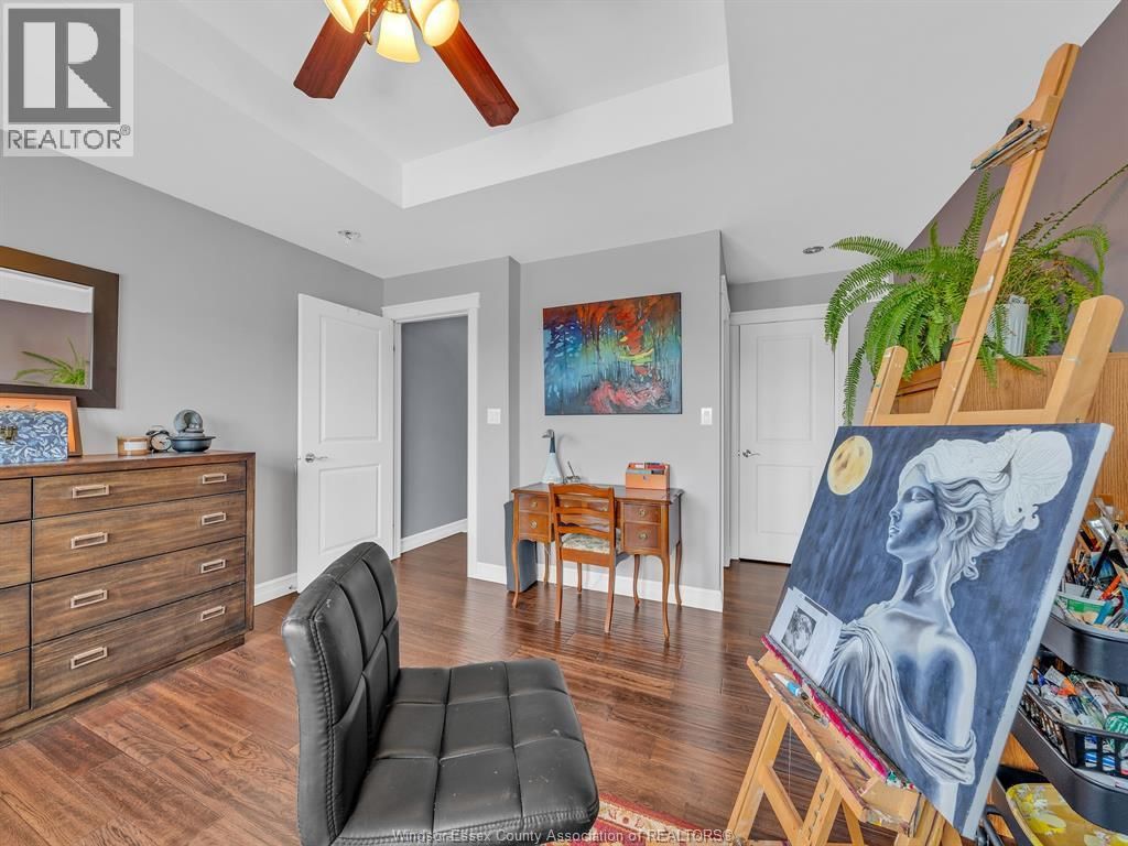 11944 THISTLEDOWN Image 19