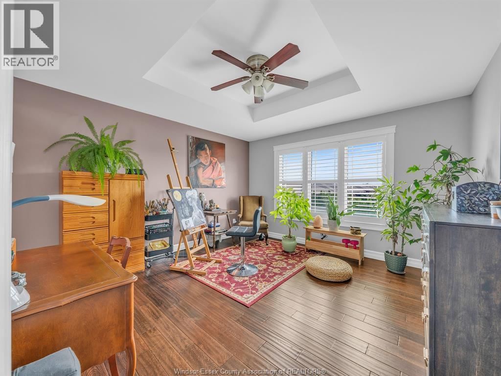 11944 THISTLEDOWN Image 21