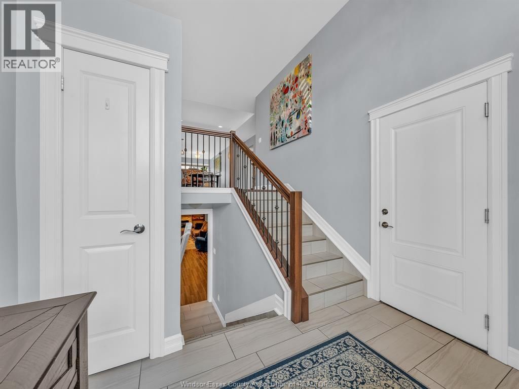 11944 THISTLEDOWN Image 22