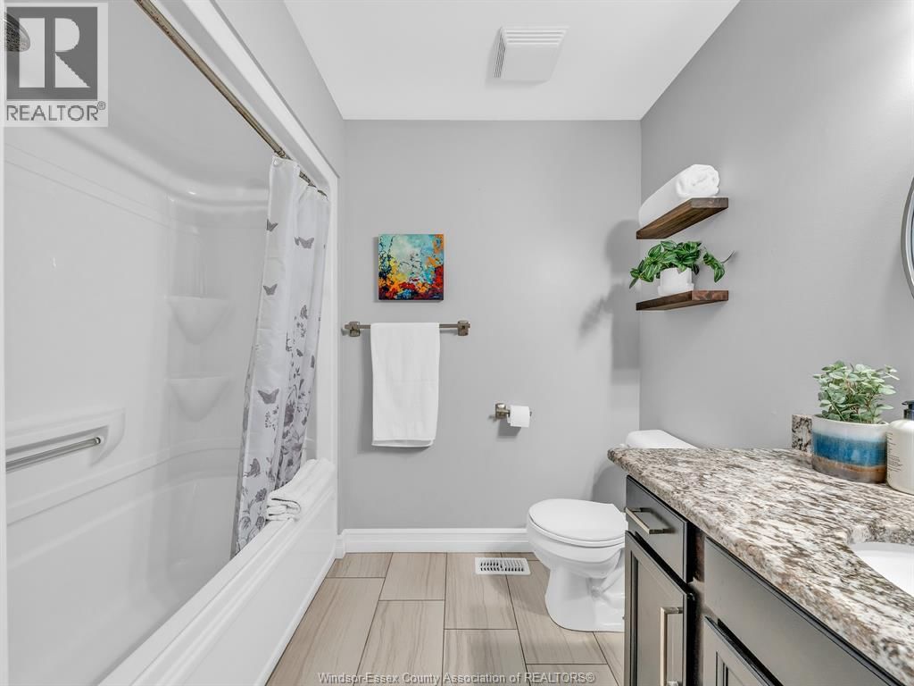 11944 THISTLEDOWN Image 23