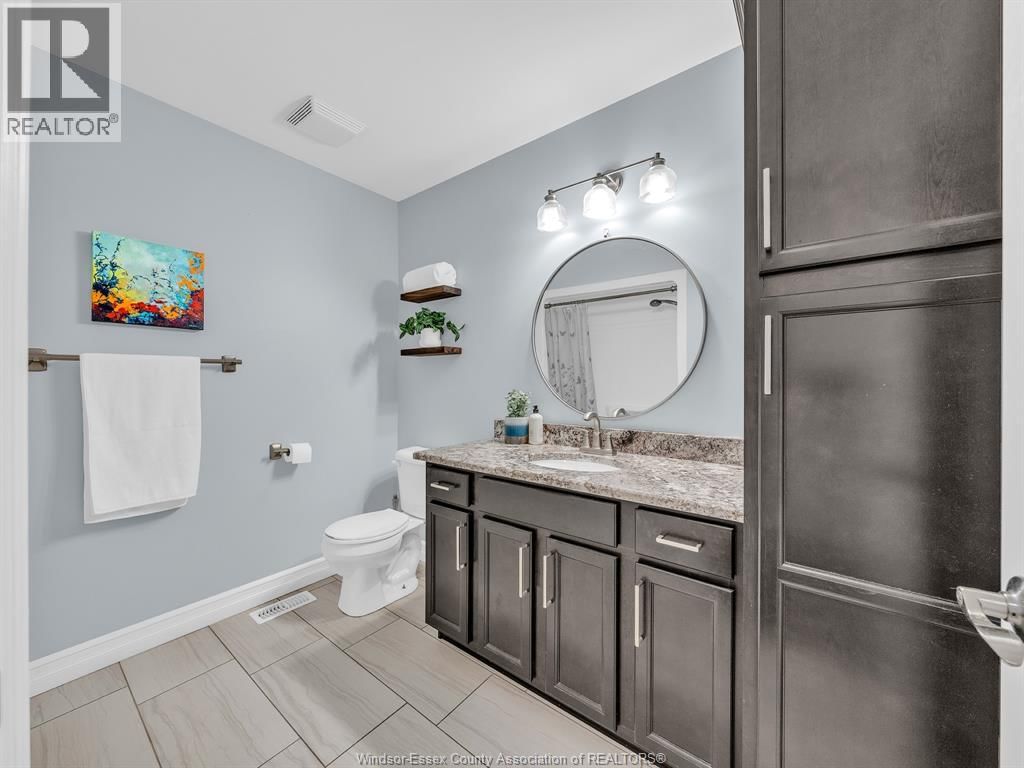 11944 THISTLEDOWN Image 24