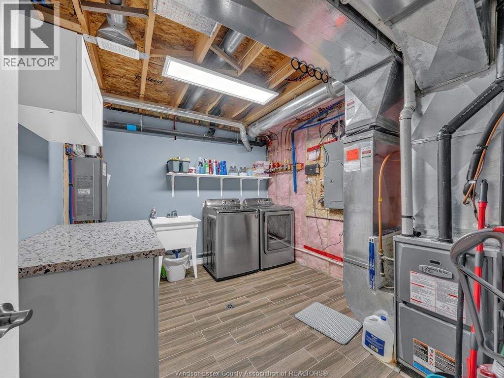 11944 THISTLEDOWN Image 25