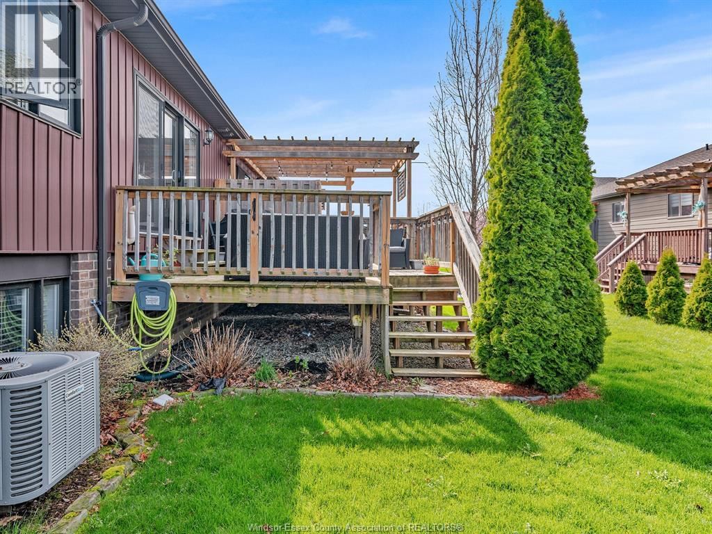 11944 THISTLEDOWN Image 33