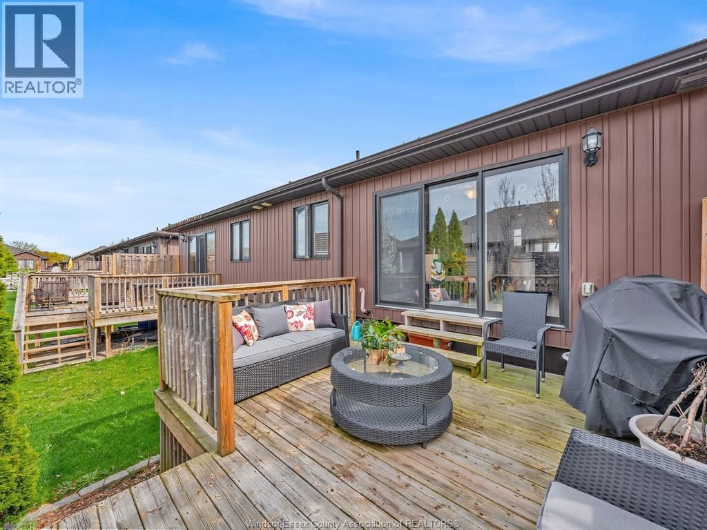 11944 THISTLEDOWN Image 37