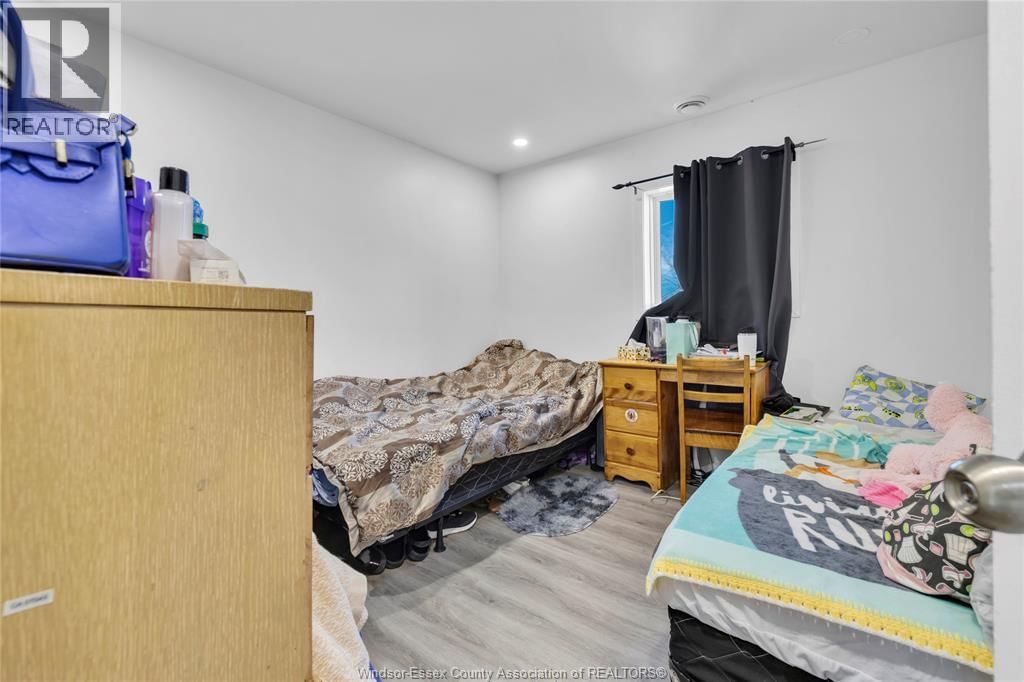 539 CAMPBELL AVENUE Image 10