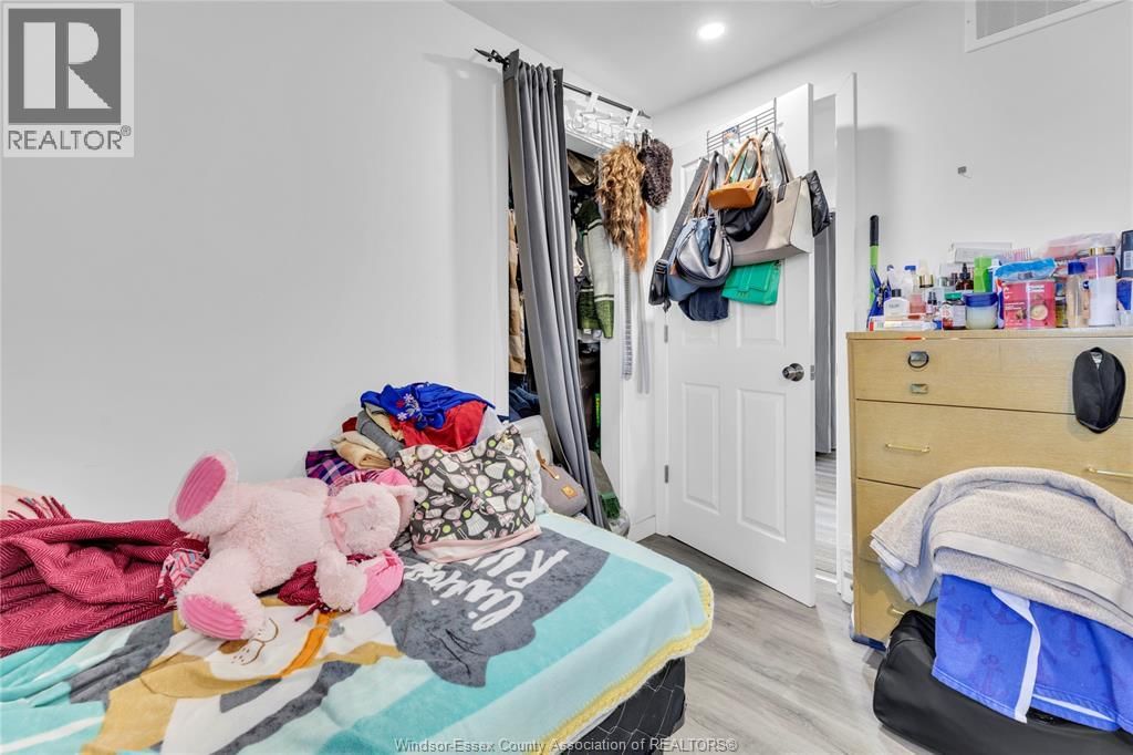 539 CAMPBELL AVENUE Image 11