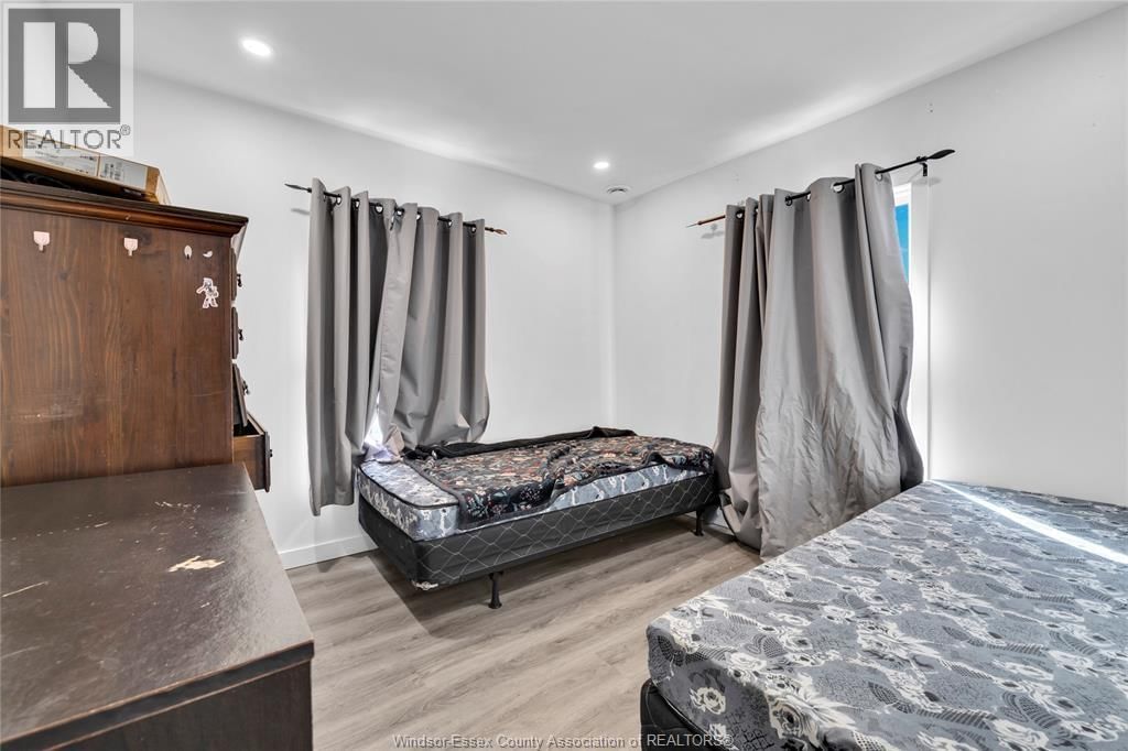 539 CAMPBELL AVENUE Image 14