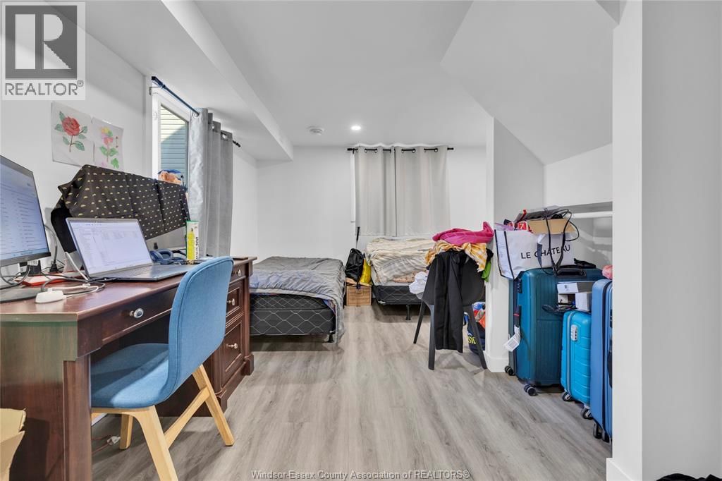 539 CAMPBELL AVENUE Image 21